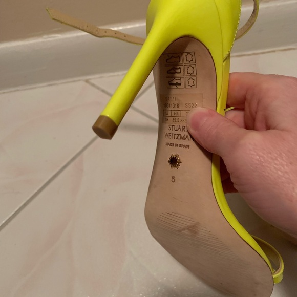 Stuart Weitzman Nudistcurve 100 Neon Green Stilettos - Picture 4 of 8